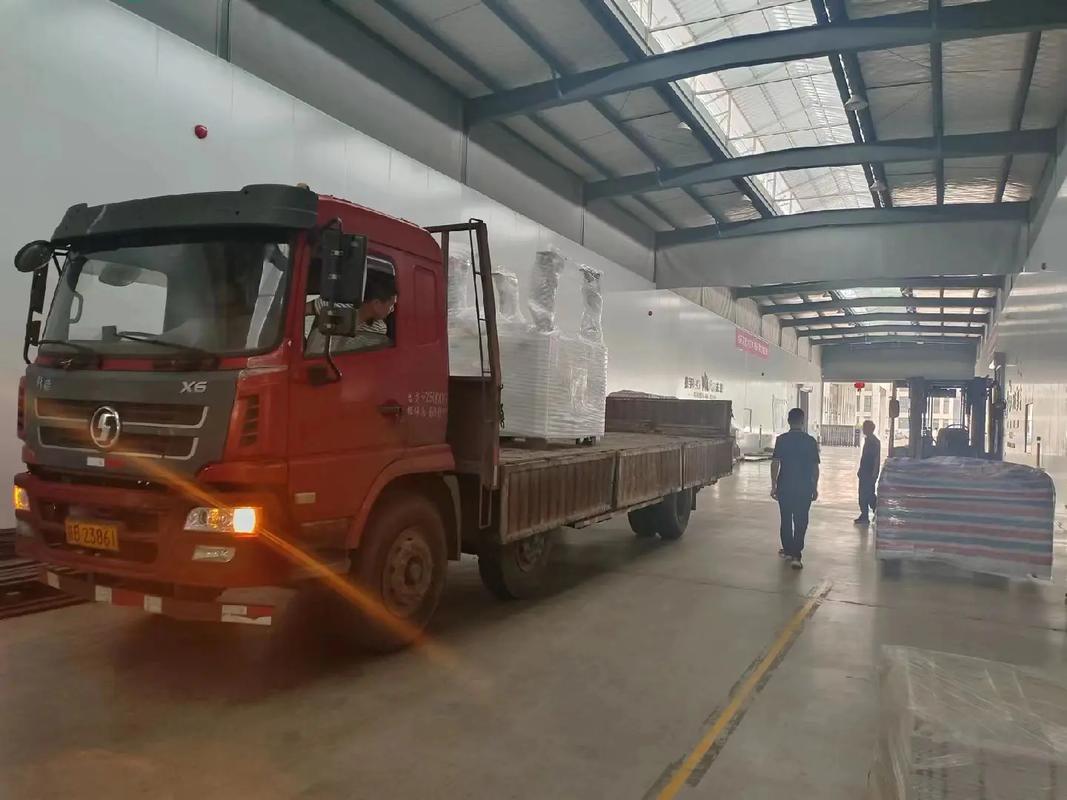 昆明宏宾物流设备加固案例：工程设备运抵重庆的到仓验收